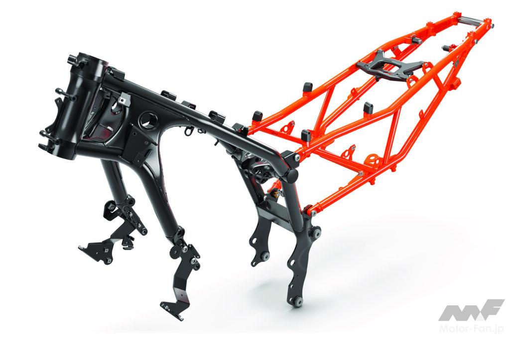 スーパーモタードであり、ツアラーでもある。KTM890SMT 海外試乗