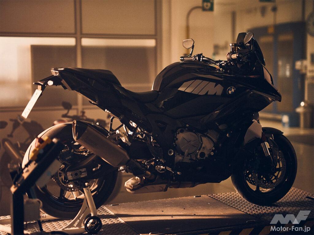 BMW Motorradから最高速280km/hの新モデル、「M1000XR」のプロトタイプ