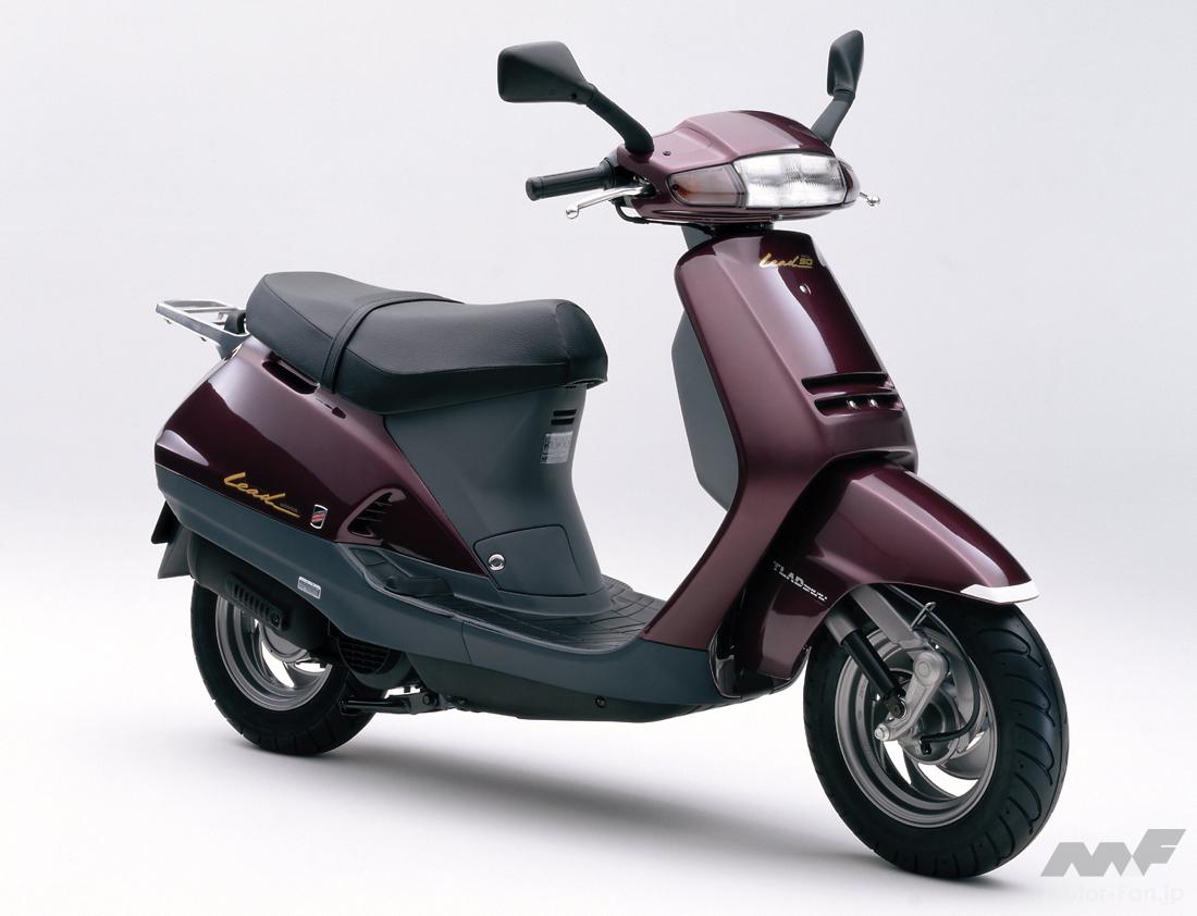 黄色いナンバープレートのバイク