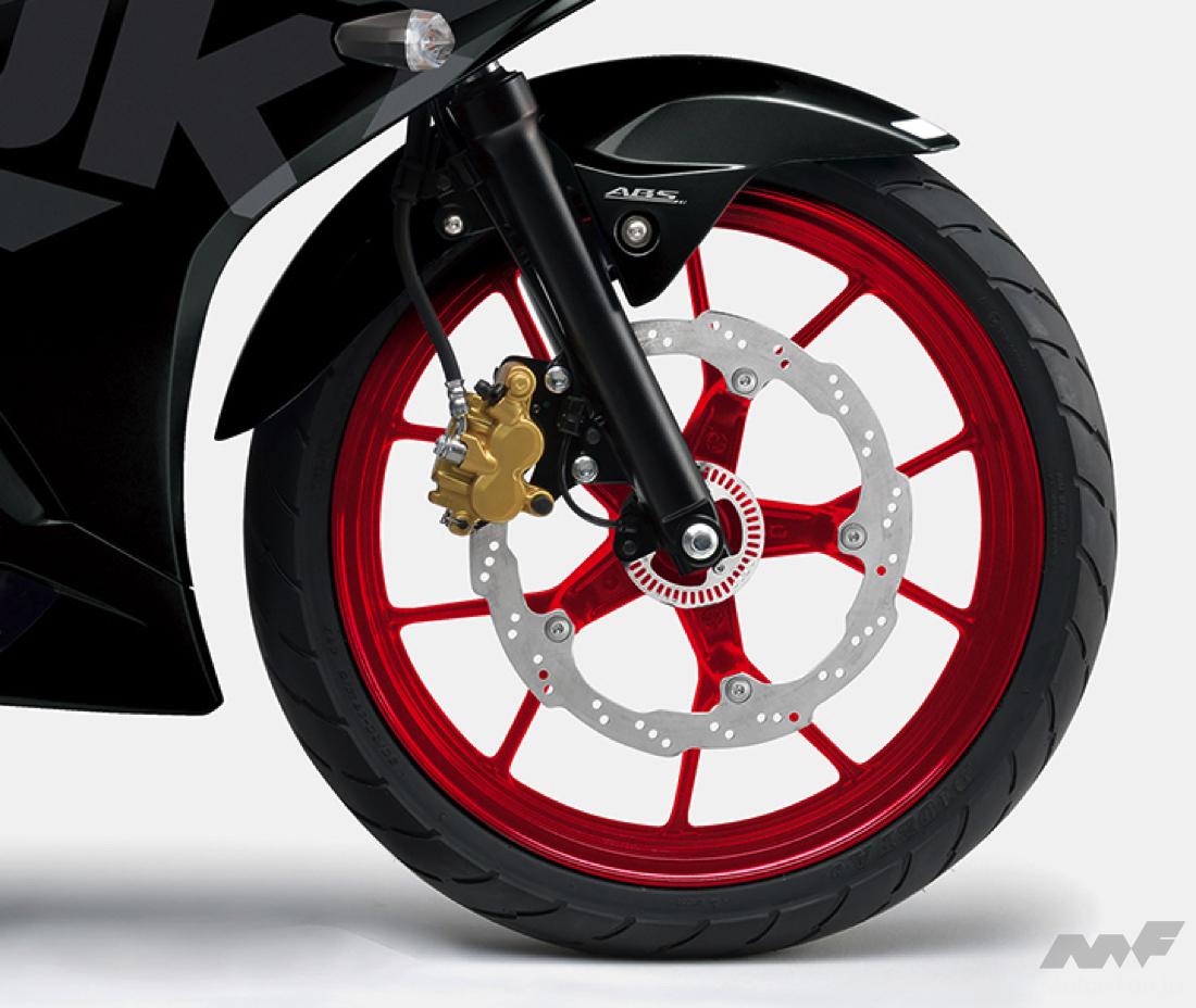 ヤマハ新型「YZF-R125」とスズキ「GSX-R125」を比較