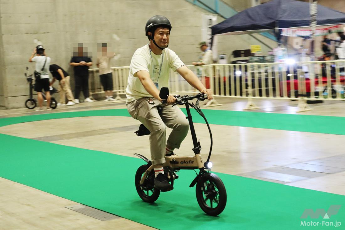 原付と自転車に早変わりする電動モペット