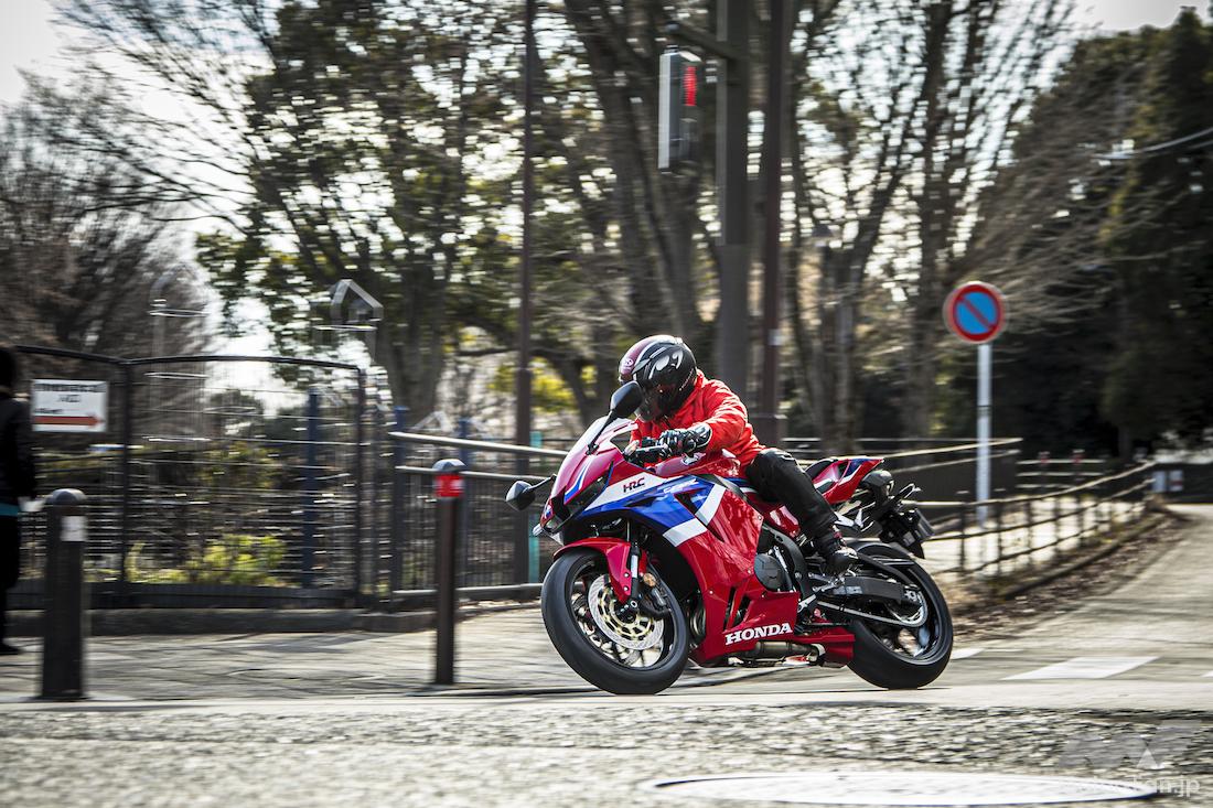 CBR650Rオーナーが、CBR600RRを公道で比較試乗