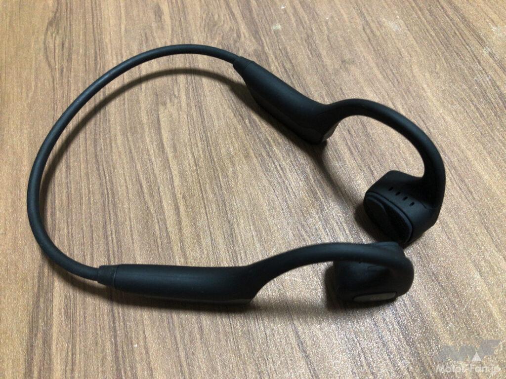 運転中にイヤホンで音楽を聴くのは「ながら運転」で違反になる?