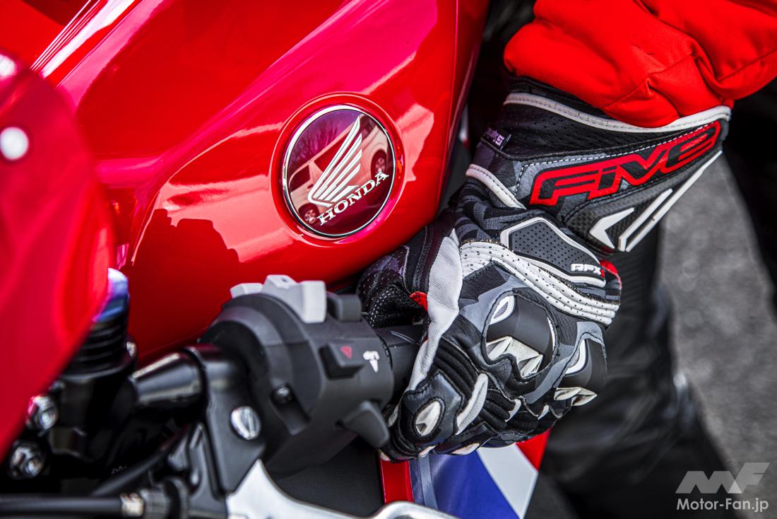 ホンダの2024年型「CBR600RR」は通勤・通学なども楽しめるバイク？