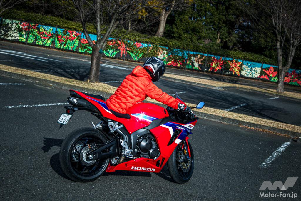 ホンダの2024年型「CBR600RR」は通勤・通学なども楽しめるバイク?