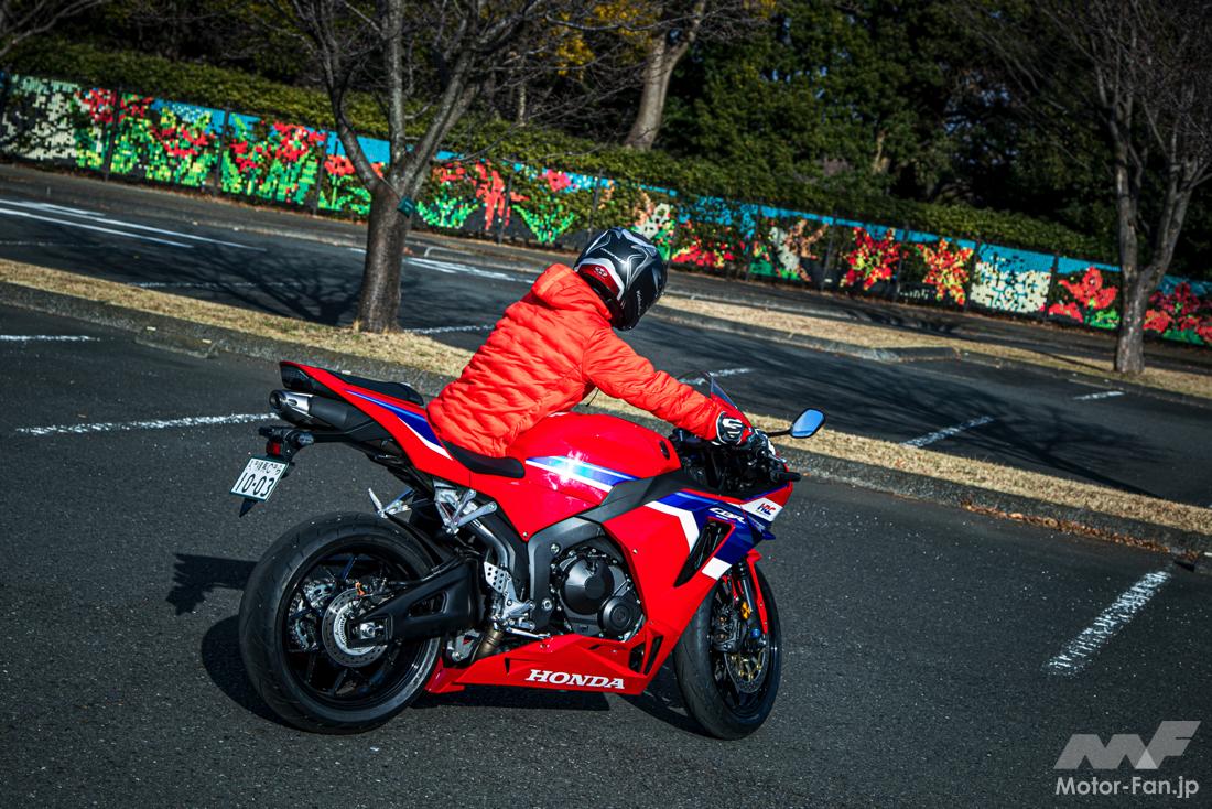 ホンダの2024年型「CBR600RR」は通勤・通学なども楽しめるバイク？