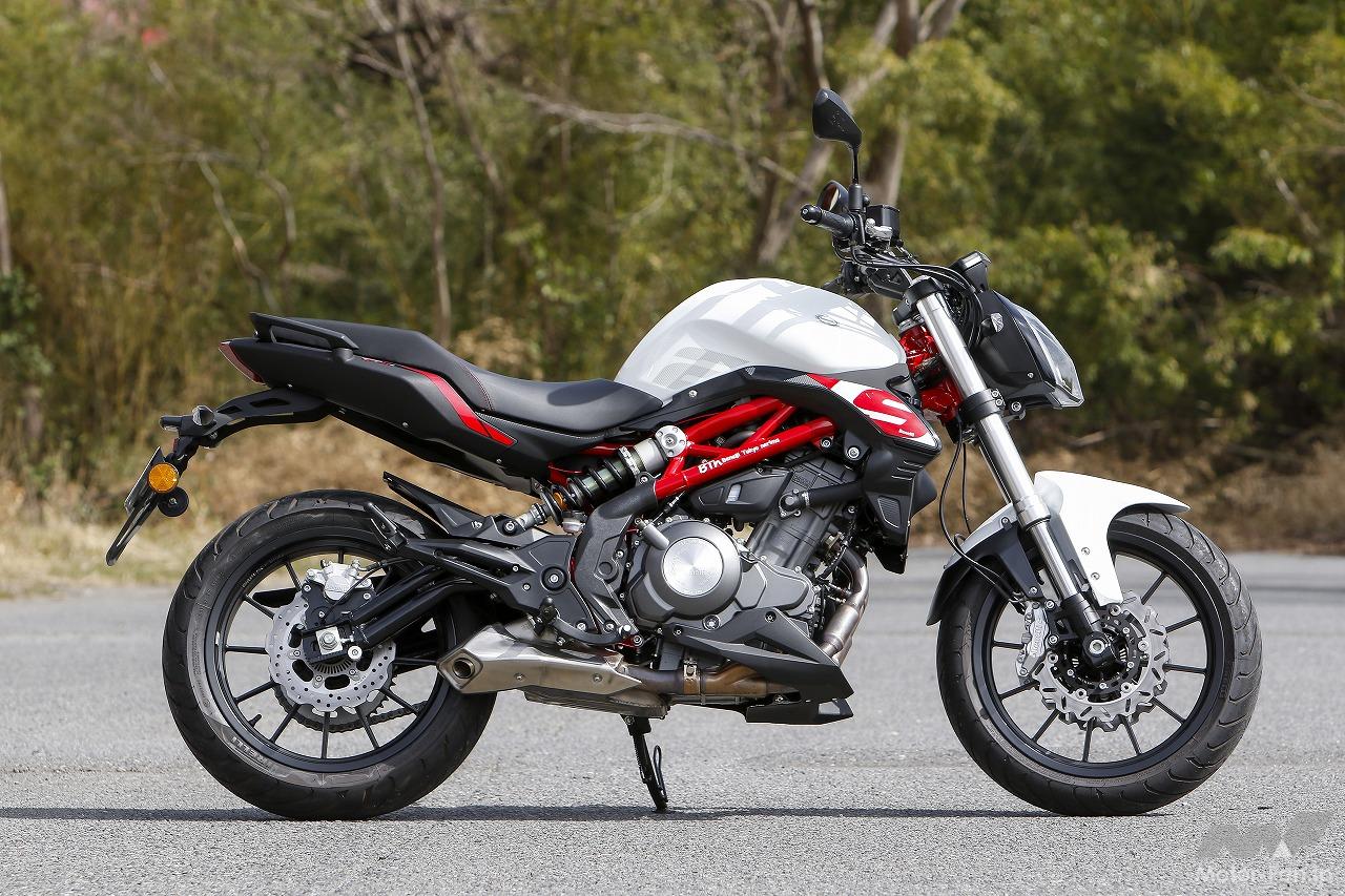 250ccだけど600ccクラスに匹敵する立派なボリューム感。ベネリTNT249S