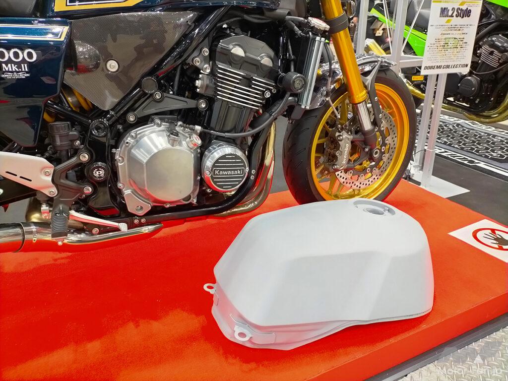 ◆金箔屋　ＧＰＺ９００Ｒ　純金箔エンブレム加工済みガソリンタンク　未使用品　美綺麗◆ カワサキ GPZ900R ガソリンタンク | バイクパーツ通販 Webike