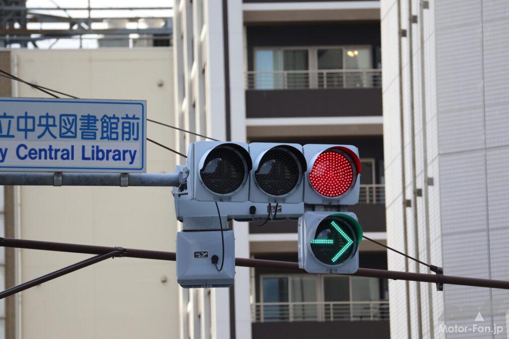 死者が増加するバイク右直事故の原因や対策法