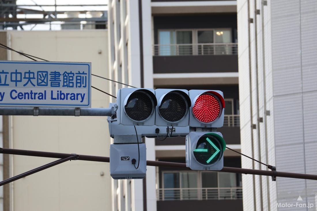 死者が増加するバイク右直事故の原因や対策法