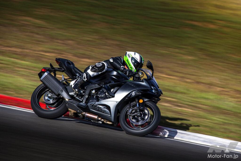 2024_Kawasaki_NinjaZX-6R_03