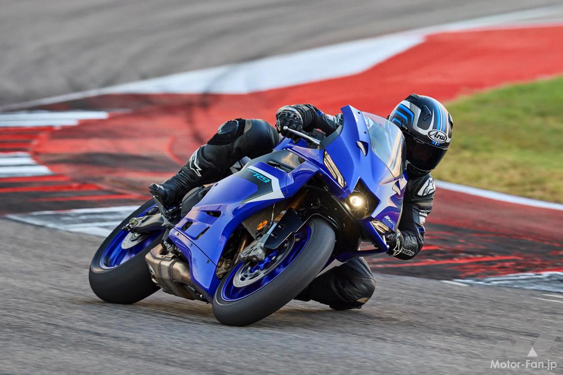 2025-Yamaha-YZF900R9-EU-Icon_Blue-Action-003-03