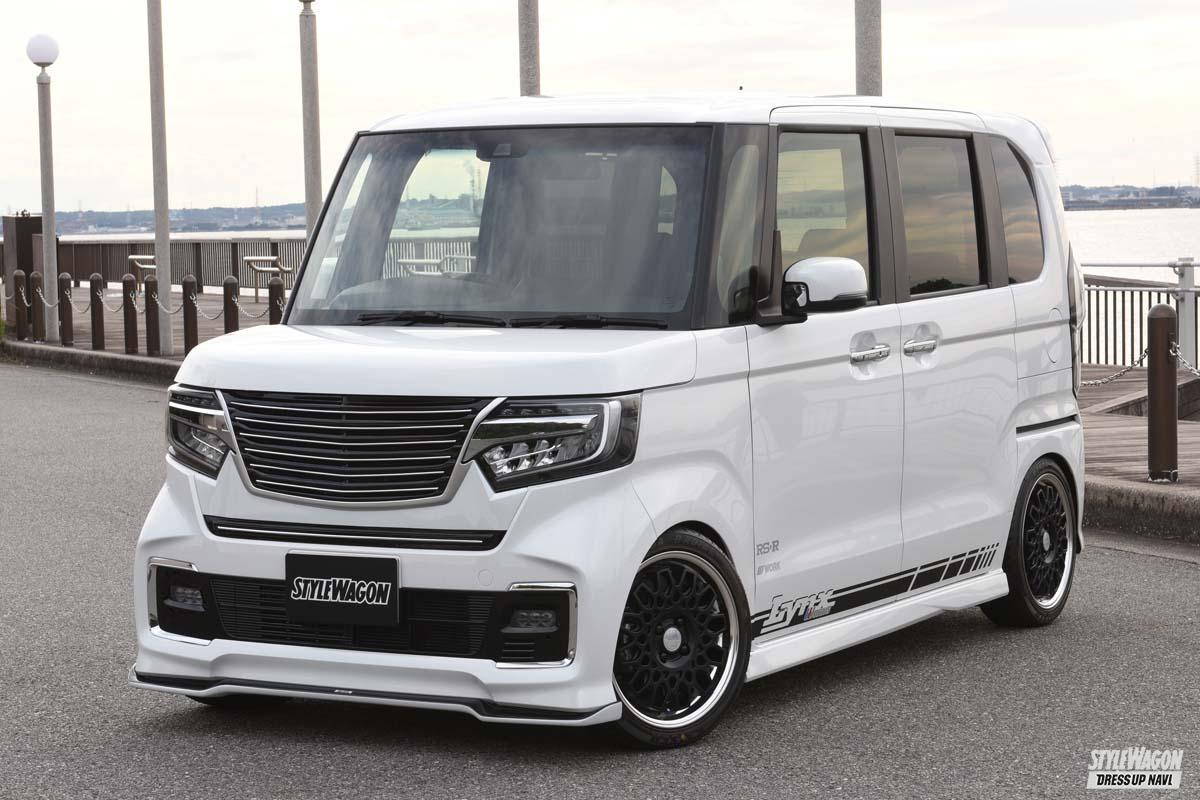 ボトムエンドのエッジがたまらん ホンダ N Boxカスタム マークレスグリルのフェイスも破壊力抜群 スタイルワゴン ドレスアップナビ ボトムエンドのエッジがたまらん ホンダ N Boxカスタム マークレスグリルのフェイスも破壊力抜群 スタイルワゴン ドレスアップナビ