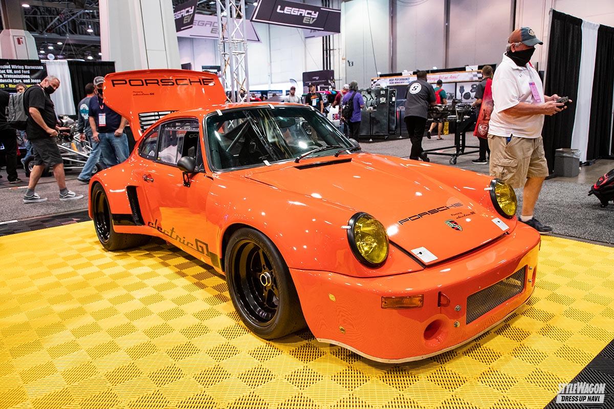 Jdmなシエナも降臨 シャコタンは全世界共通のカスタマイズだった 東京オートサロンとは違った世界観が楽しめる Sema Show 21現地レポ Vol 3 スタイルワゴン ドレスアップナビ Jdmなシエナも降臨 シャコタンは全世界共通のカスタマイズだった 東京オートサロンとは違った世界観が楽しめる Sema Show 21現地レポ Vol 3 スタイルワゴン ドレスアップナビ