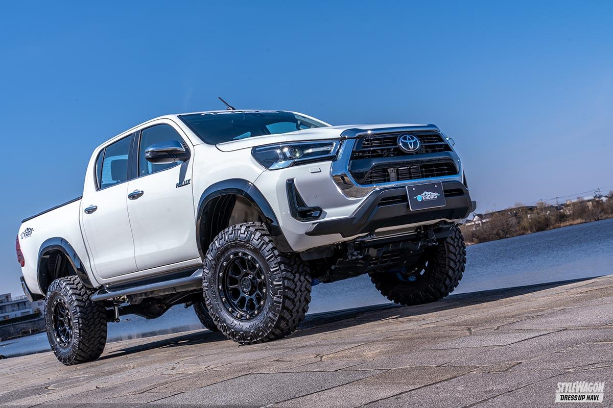 6インチアップ エアロボンネットで カディス流 快速アーバン仕様に 国産唯一のピックアップトラック ハイラックス デモカーコレクション スタイルワゴン ドレスアップナビ 6インチアップ エアロボンネットで カディス流 快速アーバン仕様に 国産唯一のピックアップトラック ハイラックス デモカーコレクション スタイルワゴン ドレスアップナビ
