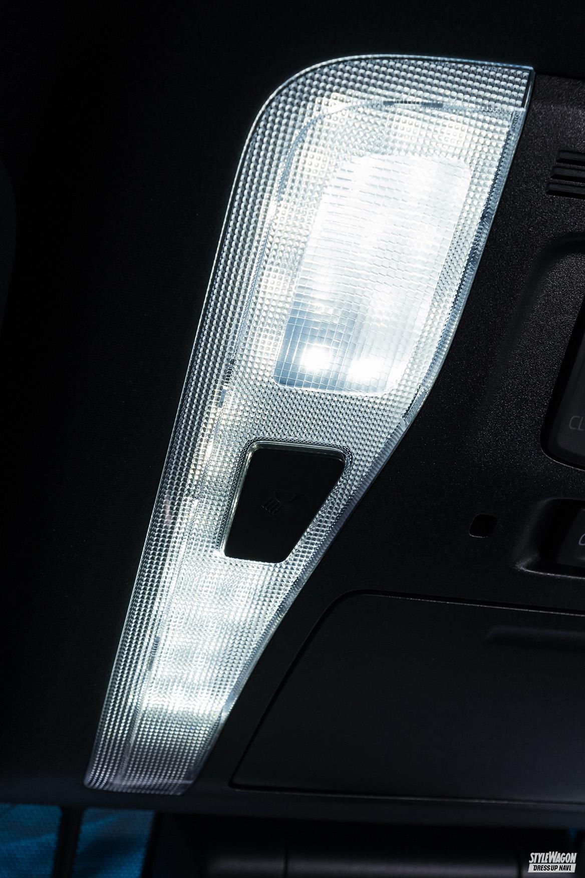 人気パーツ11選】フロントウインドウにメーターを表示！ ヘッドアップ