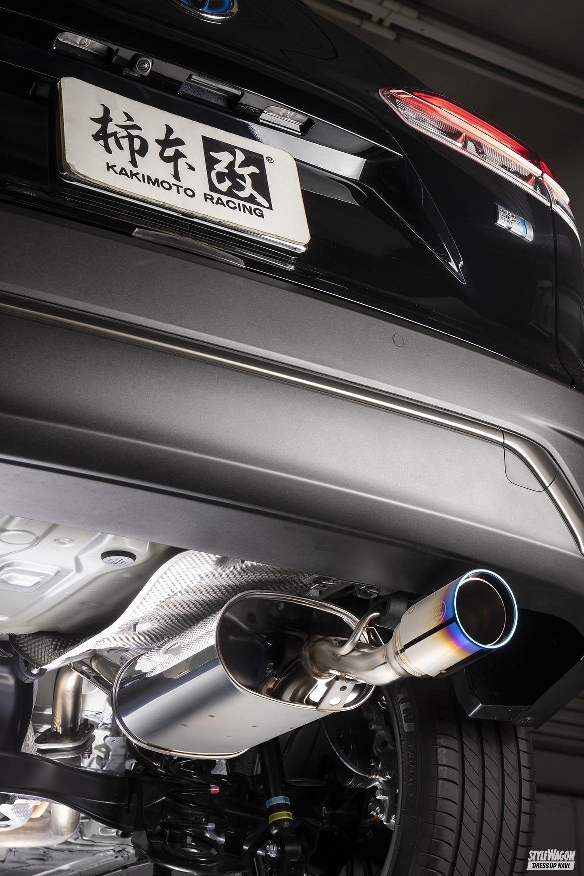 ブルーに輝くチタンフェイス仕様！【トヨタ カローラクロス】用の新作