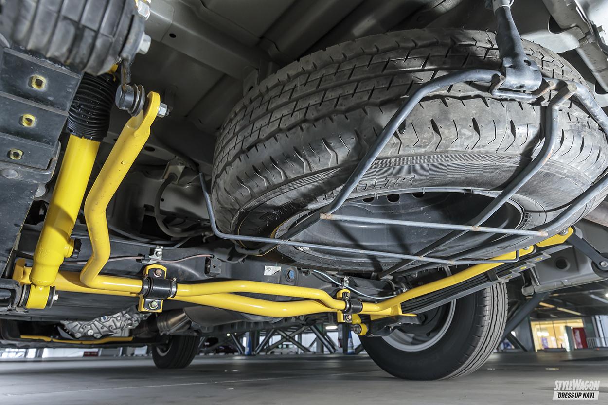 ハイエース快適＆快速化計画】フロント強化トーションバーで