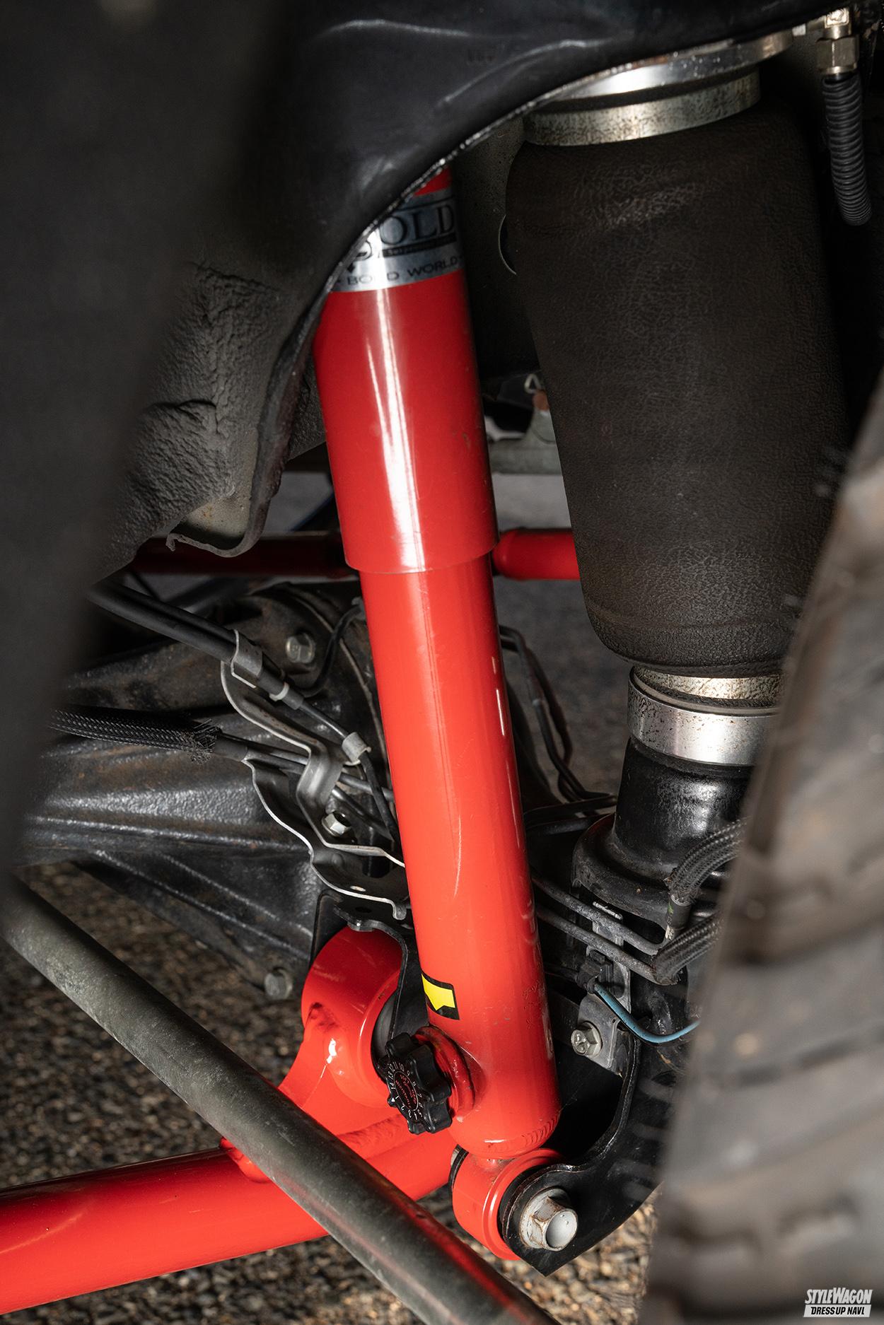 ボルドワールド製 エアサス リアのみ 車高を下げるためだけじゃない！ ボルドワールドのエアサスは、リフト