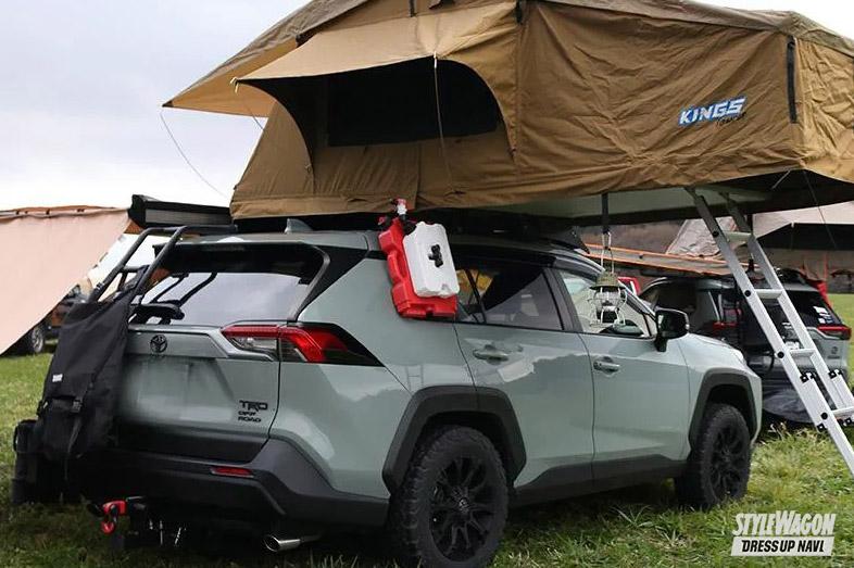 オーバーランダー　RAV4 ルーフトップテント