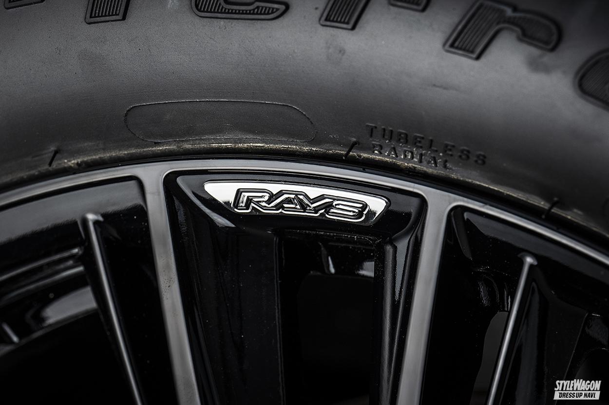 細部の立体感や造形美が際立つ特別な黒！ 