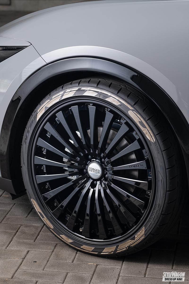 アメ車　ホイール ラグジュアリーかつワイルド！ 漆黒フェイスのホイール