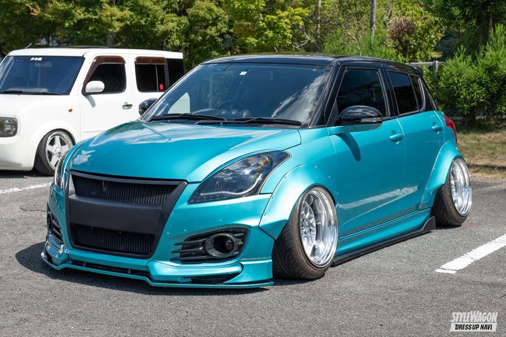 幅1.8m超えの後ろ姿も見て！ オーバーフェンダー+エアサスでレーシーな