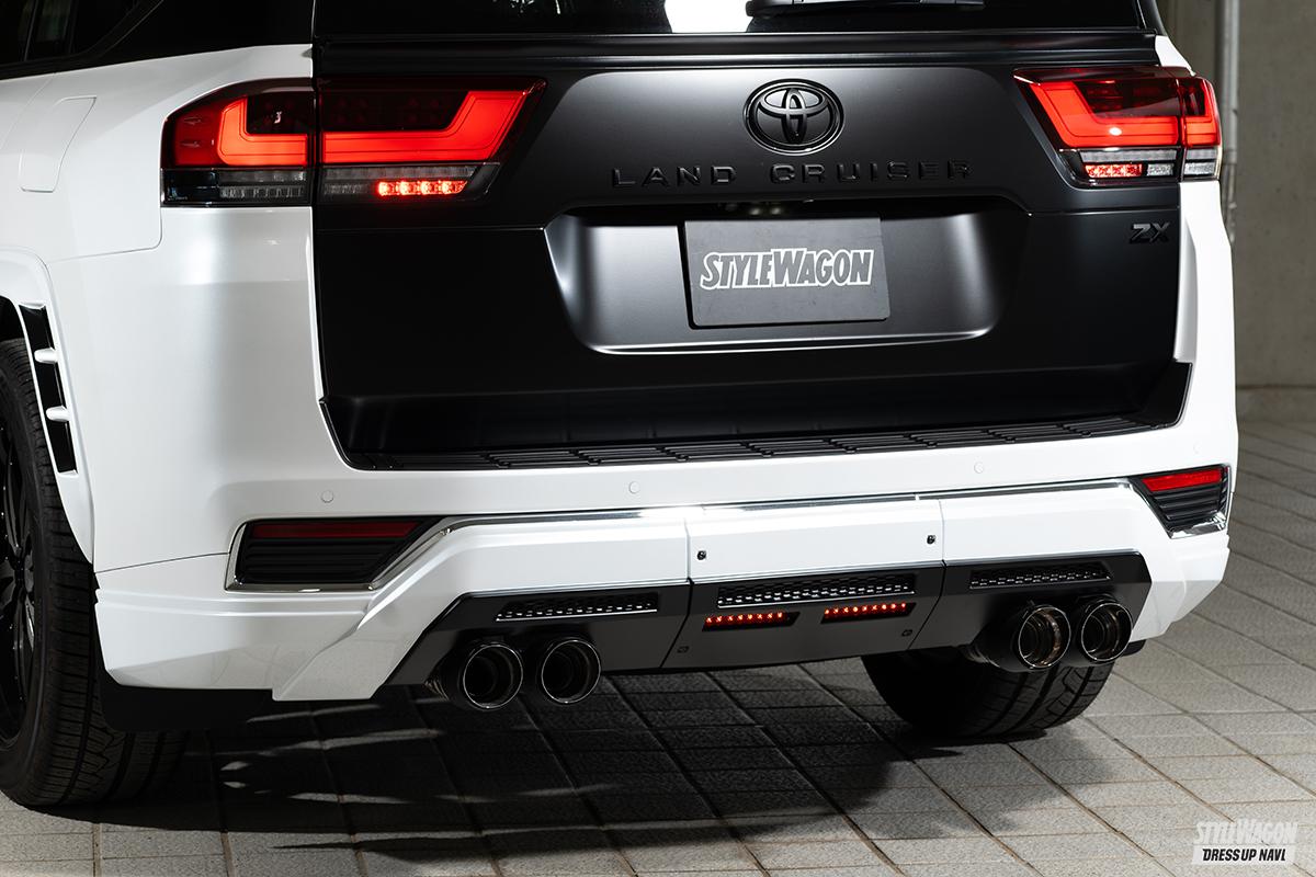 ランドクルーザーの風格が爆上がり！ 存在感抜群の左右4本出し