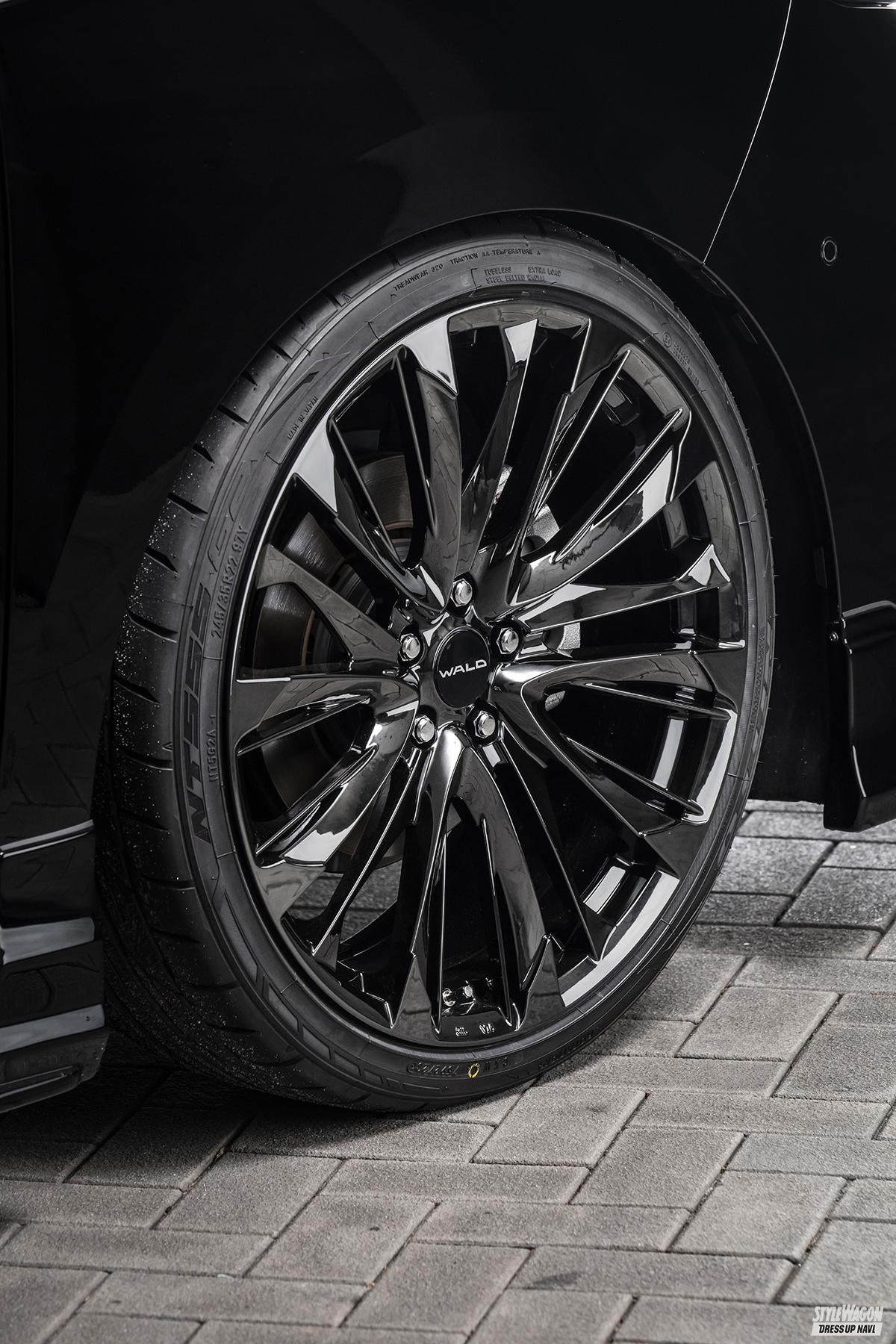 ヴァルド スポーツライン・40系アルファード＆ヴェルファイア】 日本