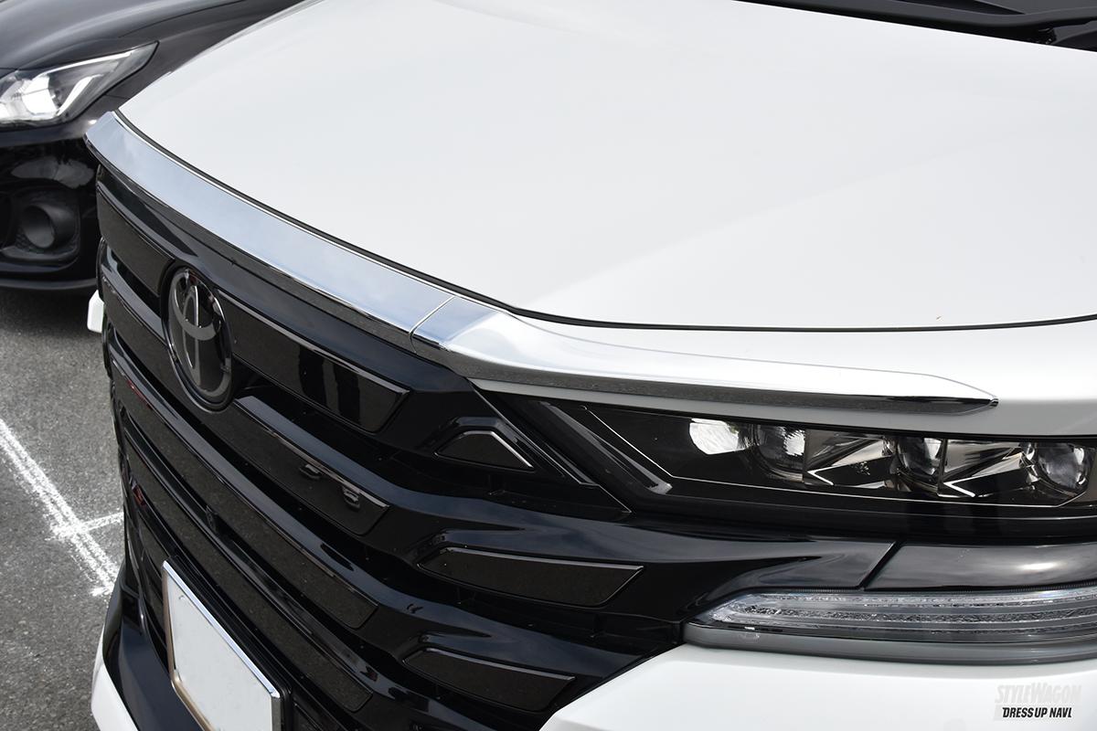 純正と同じモノトーンな色使いのままヴェルファイアの大人感を向上