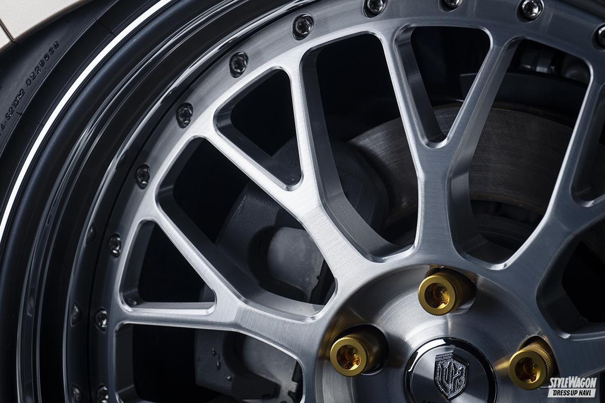 究極の3Dフォルムを目指したクールの鍛造ホイール「KR‐04」は、王道