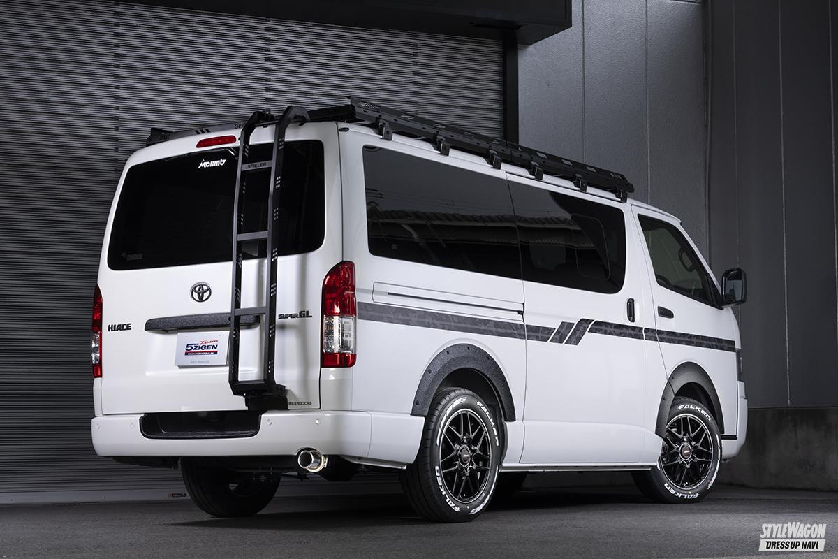 チラ見えスポーティ！ 4型以降ハイエース専用カールエンドテール