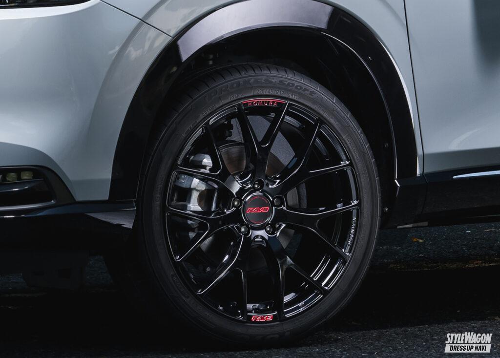 Homura Kurokamiページ HOMURAの主力モデル「2×7FT」、大人スポーツに相応しいフィニッシュを3