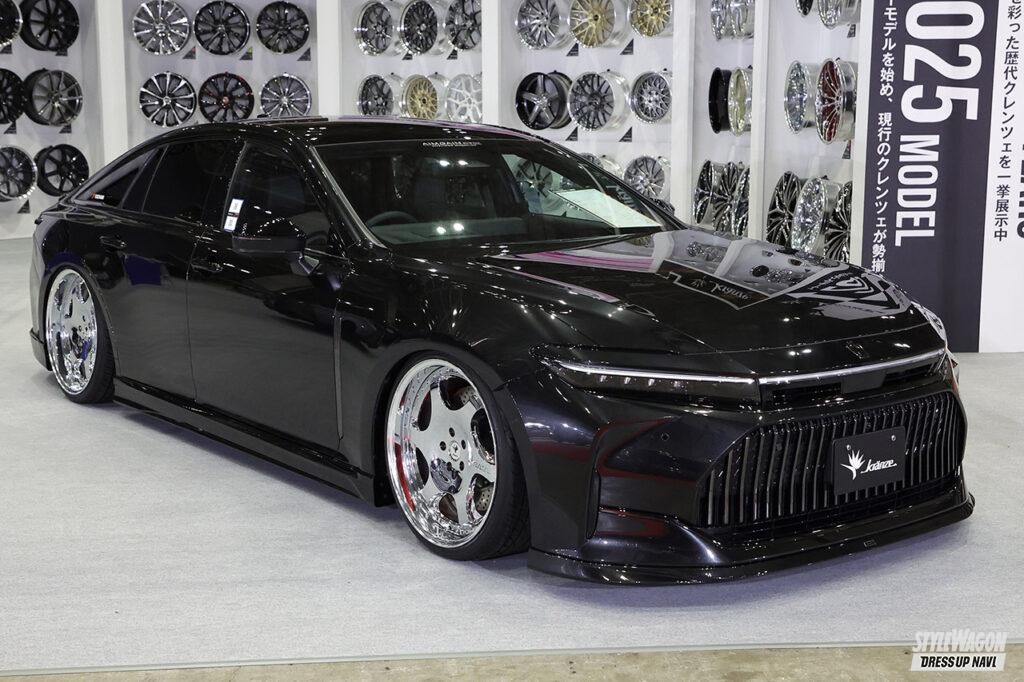 【セダン優秀賞】
車両名:Kanze BAZREIA ID × CROWN