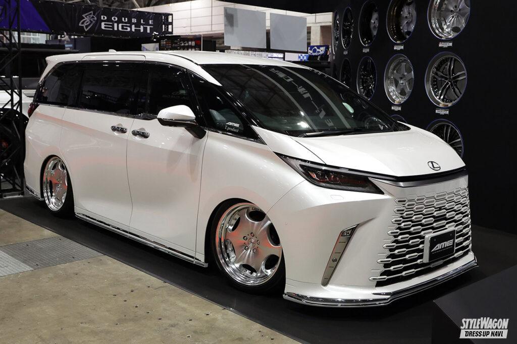 【ミニバン最優秀賞】
車両名:T-product LEXUS LM