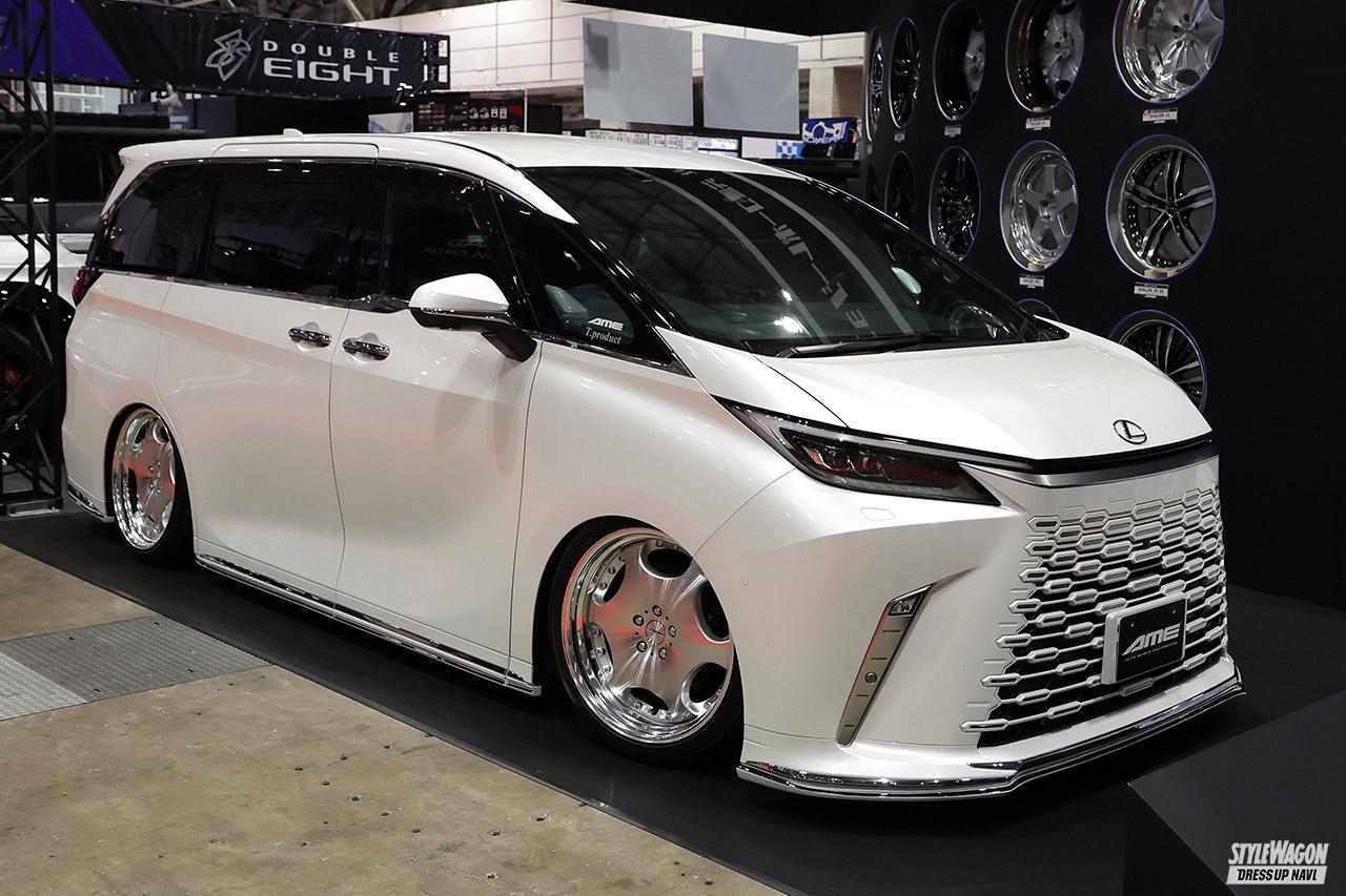 【ミニバン最優秀賞】 車両名：T-product LEXUS LM